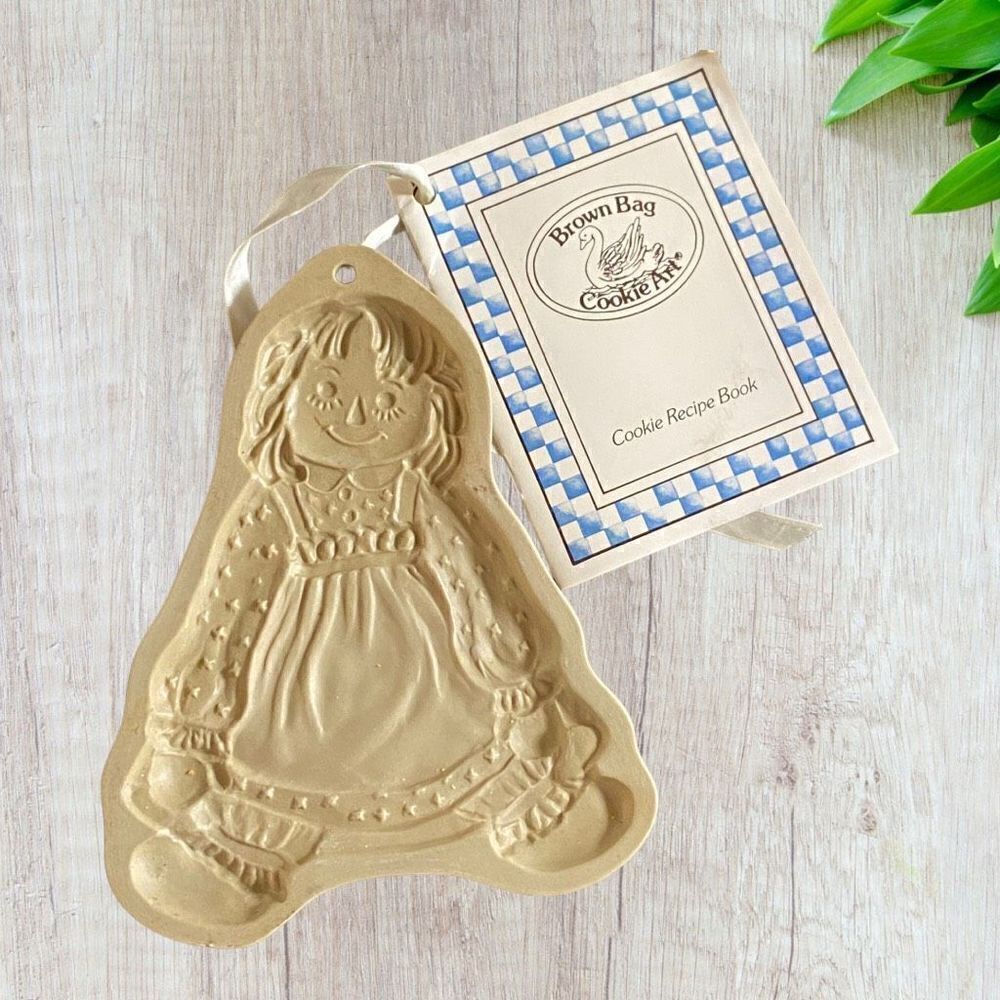 Brown Bag Cookie Art - Raggedy Ann Mold